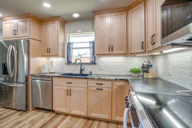 773 Windridge Lane, Burleson, TX 76028