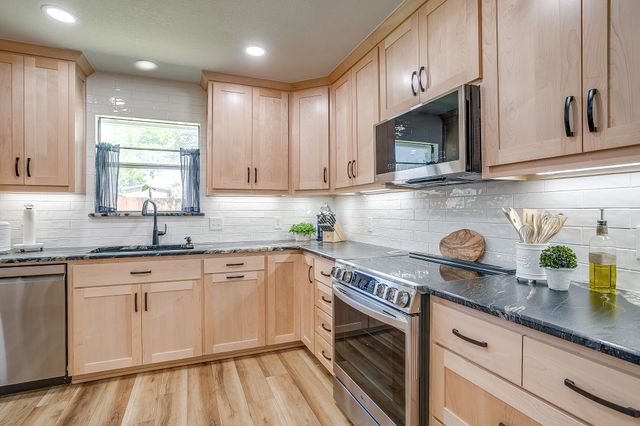 773 Windridge Lane, Burleson, TX 76028