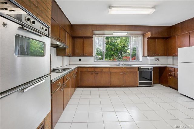 4534 Henry Hudson Parkway, Bronx, NY 10471