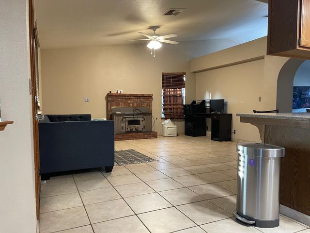 1632 University Avenue, Madera, CA 93637