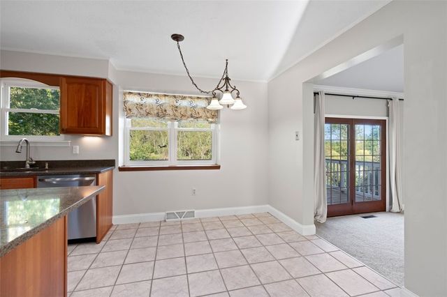 2524 Brandt School Rd, Franklin Park, PA 15090