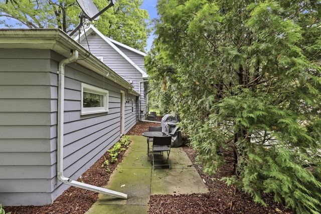 1115 HEWITT STREET, Neenah, WI 54956