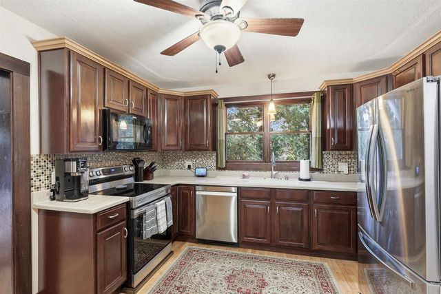 1115 HEWITT STREET, Neenah, WI 54956