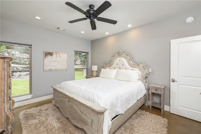 719 W Thornstone Avenue, West Fork, AR 72774