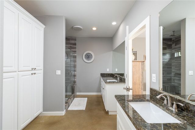 719 W Thornstone Avenue, West Fork, AR 72774