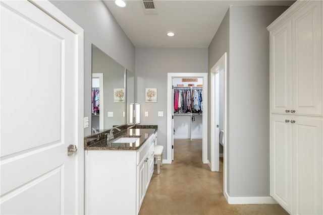 719 W Thornstone Avenue, West Fork, AR 72774