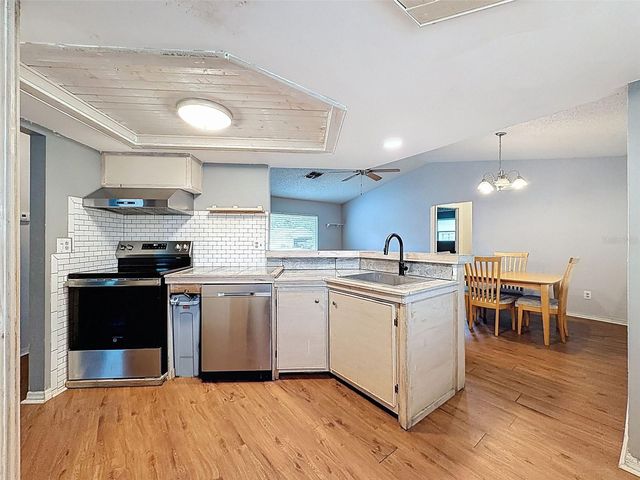 8643 WOODBRIDGE DR, New Port Richey, FL 34655