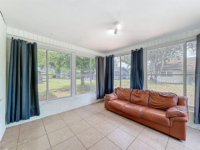 8643 WOODBRIDGE DR, New Port Richey, FL 34655