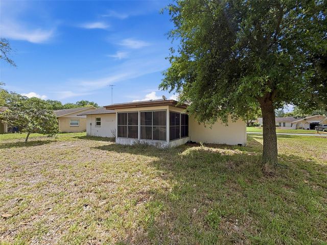 8643 WOODBRIDGE DR, New Port Richey, FL 34655