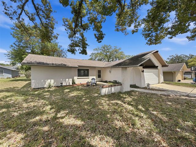 8643 WOODBRIDGE DR, New Port Richey, FL 34655