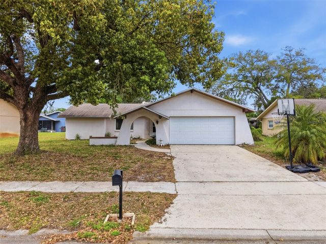 8643 WOODBRIDGE DR, New Port Richey, FL 34655