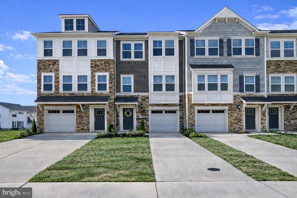 10939 DRUMMOND PL, White Plains, MD 20695