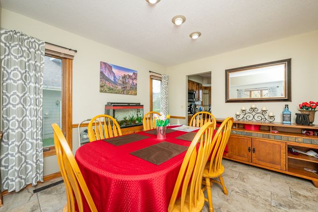 914 NE 9th Street, Ankeny, IA 50021