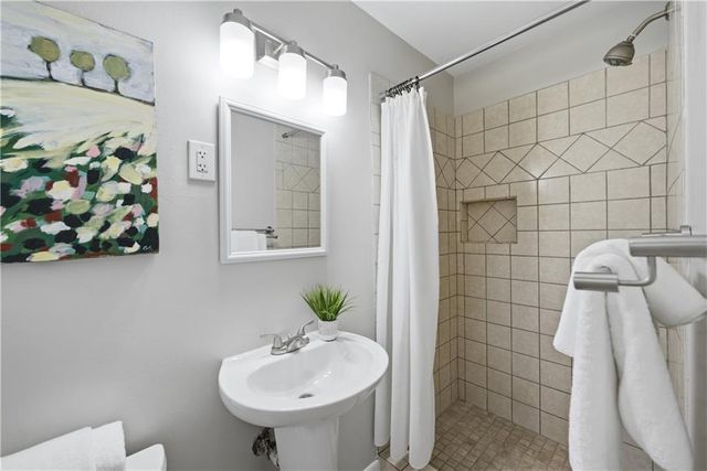 2878 Blackwood Road, Decatur, GA 30033