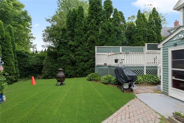 11 Lincoln Avenue 3, Bristol, RI 02809