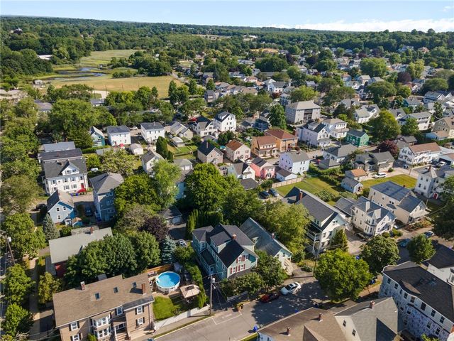 11 Lincoln Avenue 3, Bristol, RI 02809