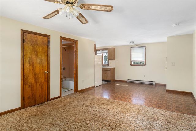 11 Lincoln Avenue 3, Bristol, RI 02809