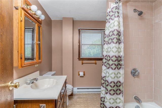 11 Lincoln Avenue 3, Bristol, RI 02809