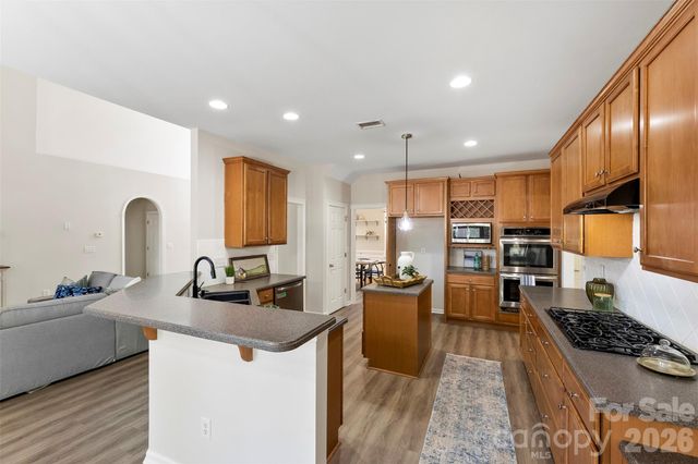 6237 Breckfield Court, Charlotte, NC 28278