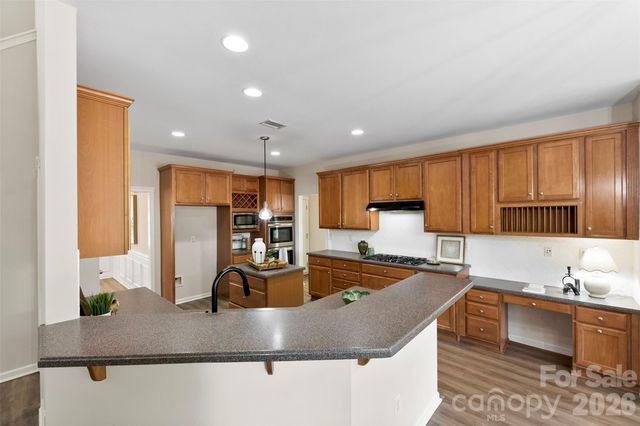6237 Breckfield Court, Charlotte, NC 28278