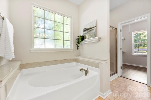 6237 Breckfield Court, Charlotte, NC 28278