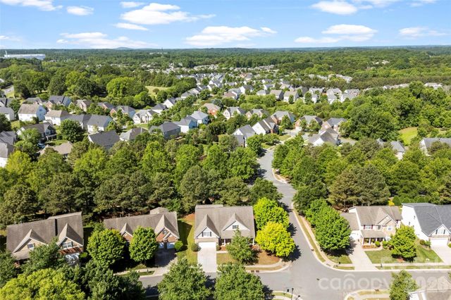 6237 Breckfield Court, Charlotte, NC 28278
