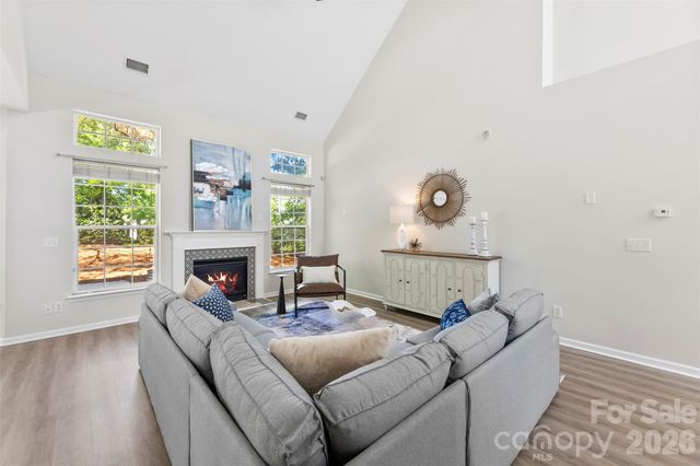 6237 Breckfield Court, Charlotte, NC 28278