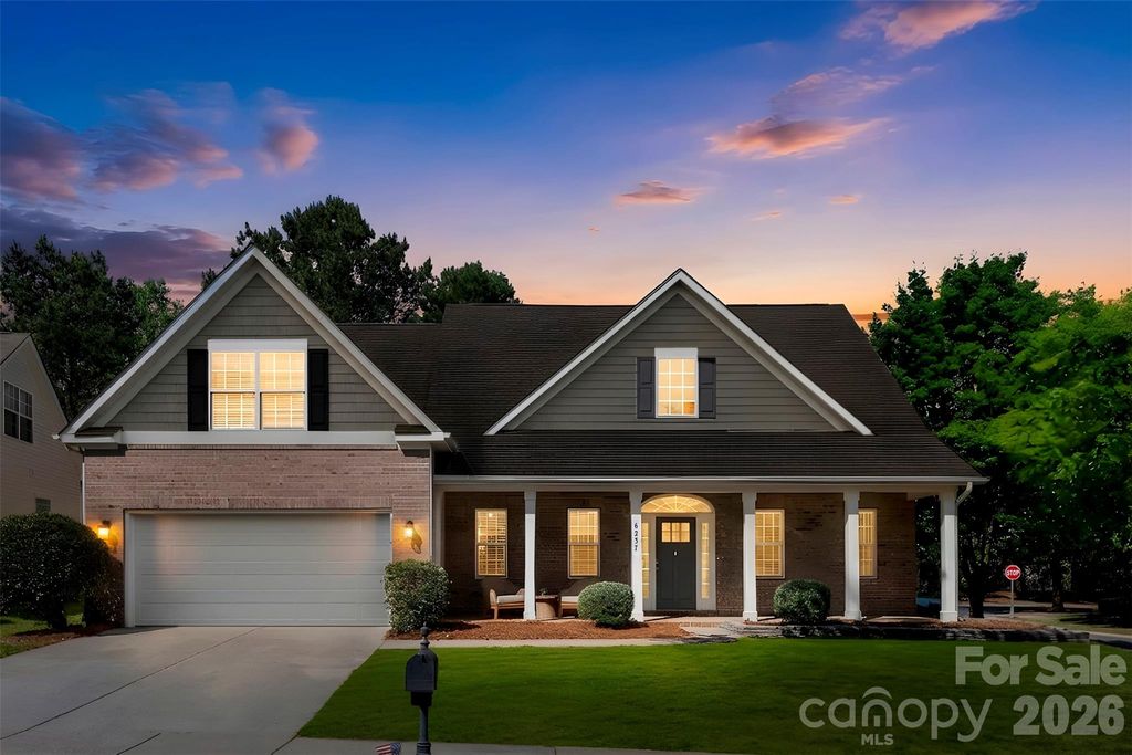 6237 Breckfield Court, Charlotte, NC 28278