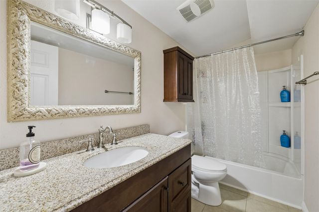8311 Twana Drive, Urbandale, IA 50322