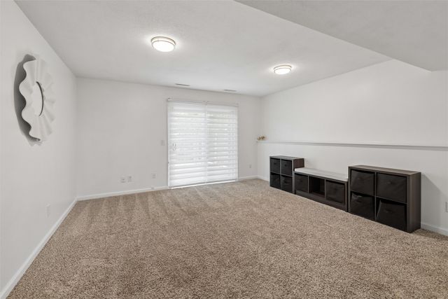 8311 Twana Drive, Urbandale, IA 50322