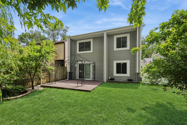 8311 Twana Drive, Urbandale, IA 50322