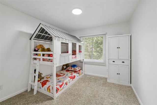 8311 Twana Drive, Urbandale, IA 50322