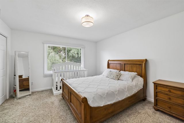 8311 Twana Drive, Urbandale, IA 50322
