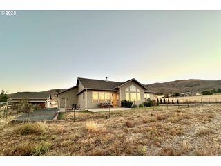 19000 ALPINE Ln, Baker City, OR 97814