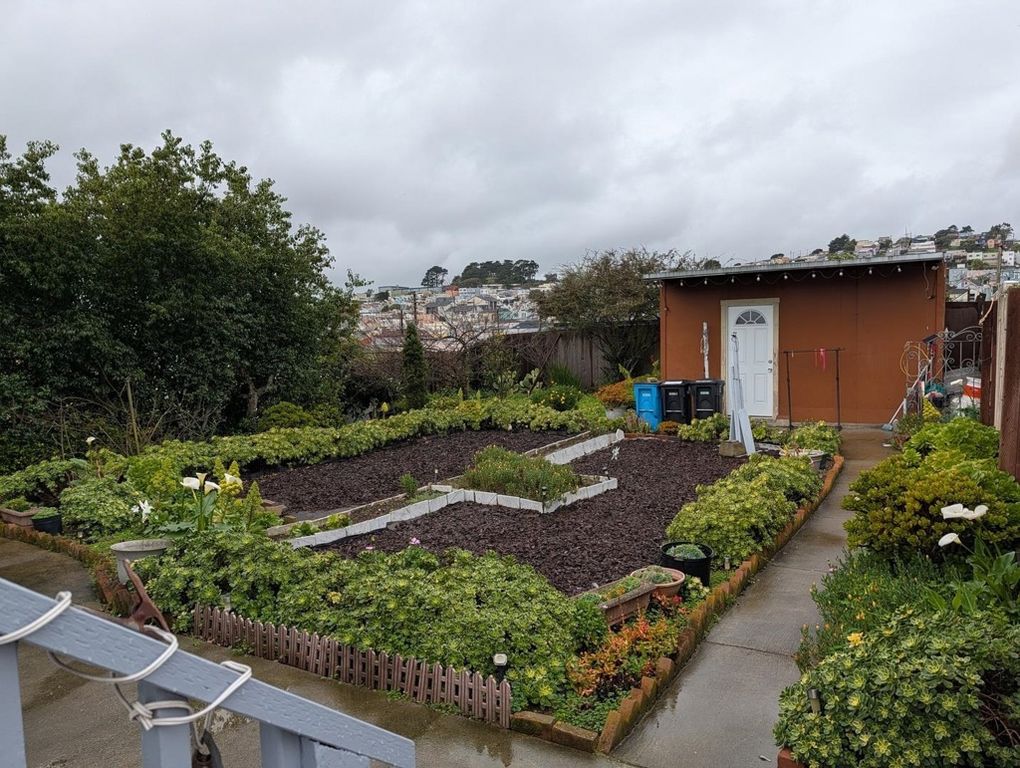 Image 9 of property listing at 286 286 Sagamore ST, San Francisco, CA 94112