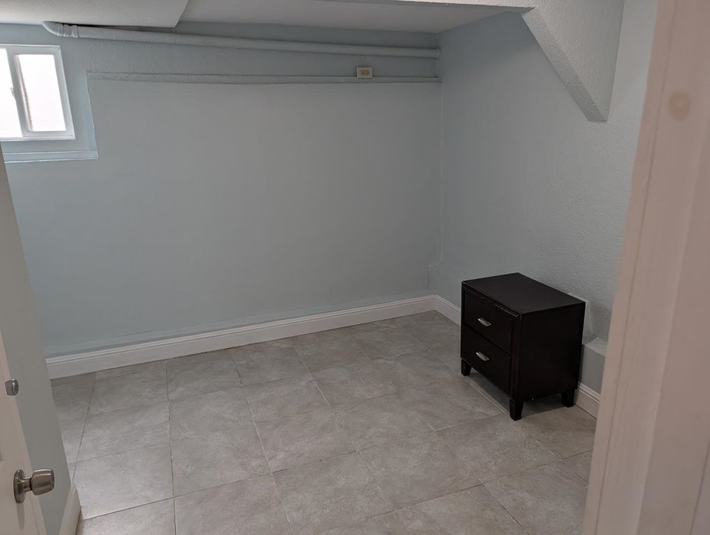 Image 18 of property listing at 286 286 Sagamore ST, San Francisco, CA 94112