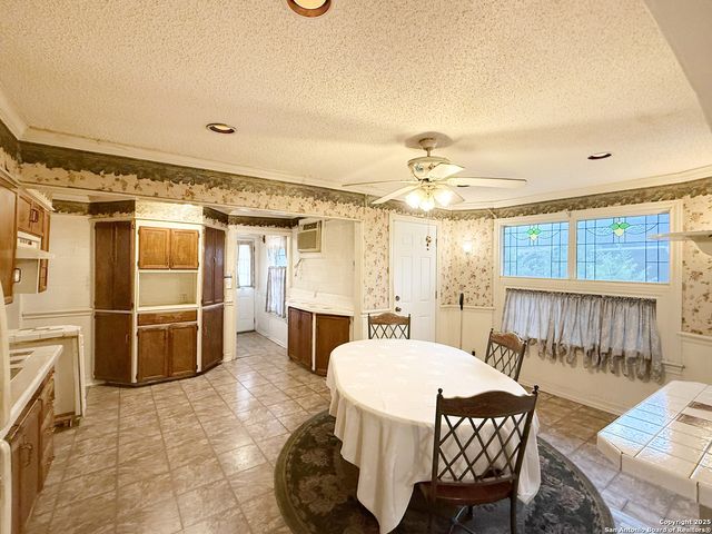 1205 W pyron, San Antonio, TX 78211