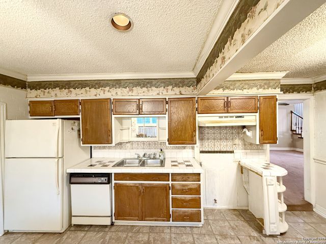 1205 W pyron, San Antonio, TX 78211