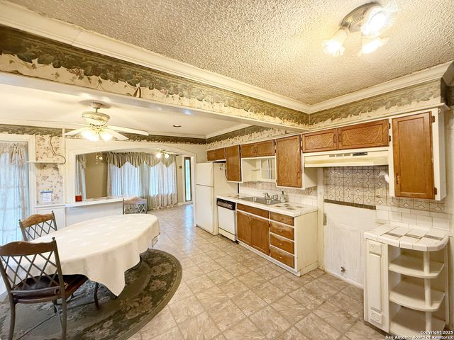 1205 W pyron, San Antonio, TX 78211