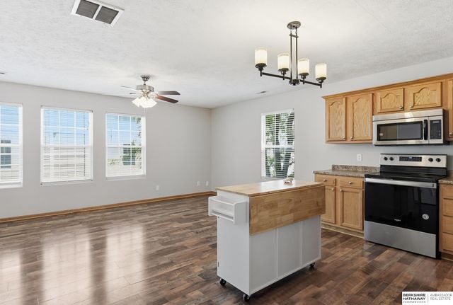 14663 Boyd Plaza, Omaha, NE 68116