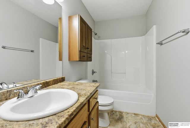 14663 Boyd Plaza, Omaha, NE 68116