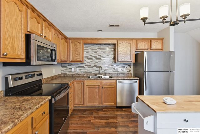 14663 Boyd Plaza, Omaha, NE 68116