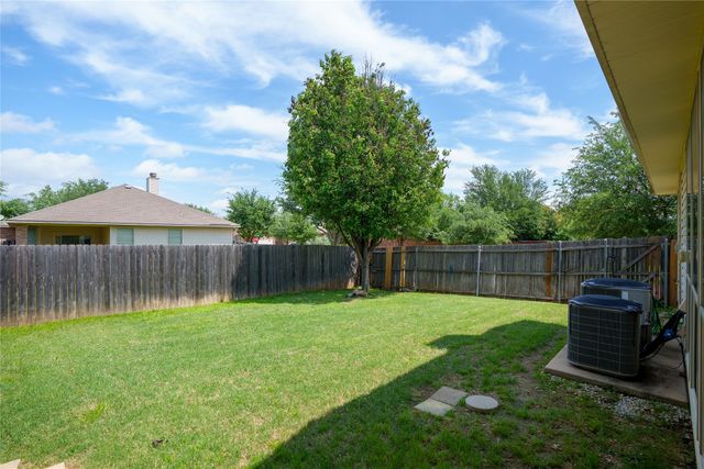 3300 Stonecrop Trail, Denton, TX 76226