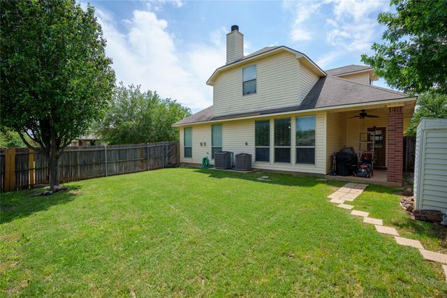 3300 Stonecrop Trail, Denton, TX 76226