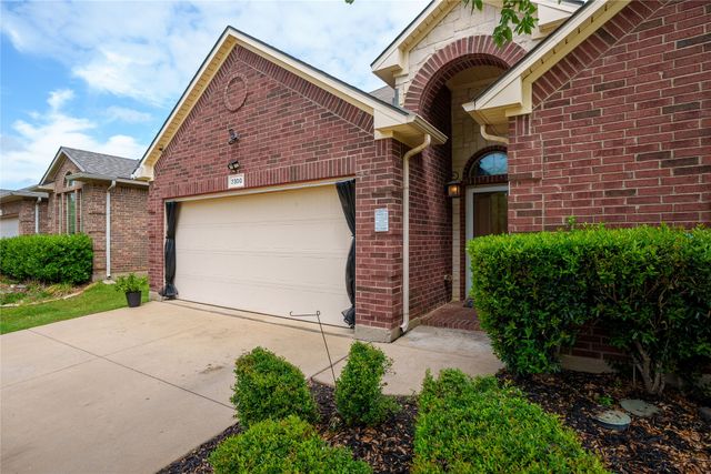 3300 Stonecrop Trail, Denton, TX 76226