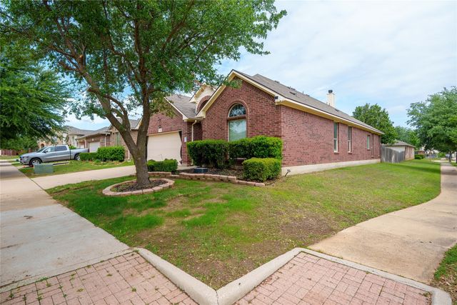3300 Stonecrop Trail, Denton, TX 76226