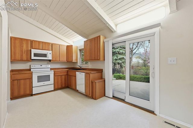 1114 Pioneer Lane, Colorado Springs, CO 80904