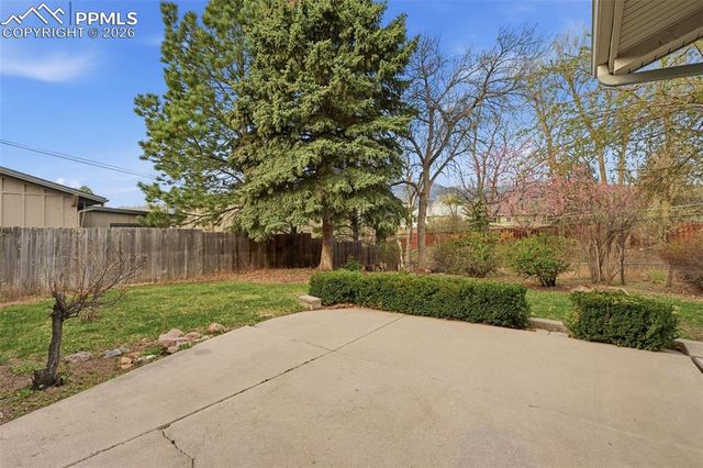 1114 Pioneer Lane, Colorado Springs, CO 80904