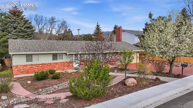1114 Pioneer Lane, Colorado Springs, CO 80904