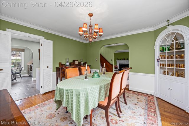 938 LAKEPOINTE STREET, Grosse Pointe Park, MI 48230